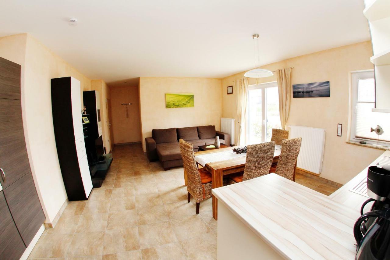 Ferienhaus "Zur Sprotte" In Glowe Bagian luar foto