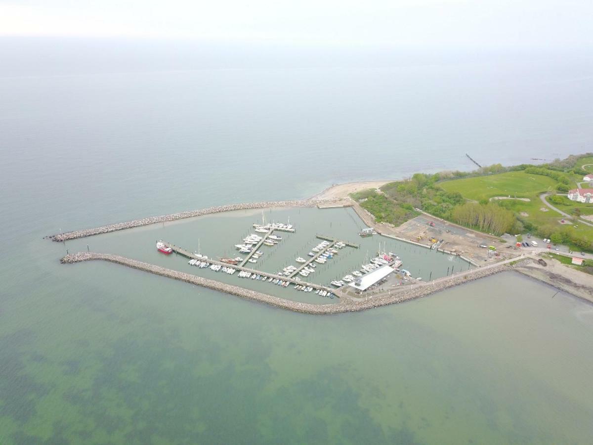 Ferienhaus "Zur Sprotte" In Glowe Bagian luar foto
